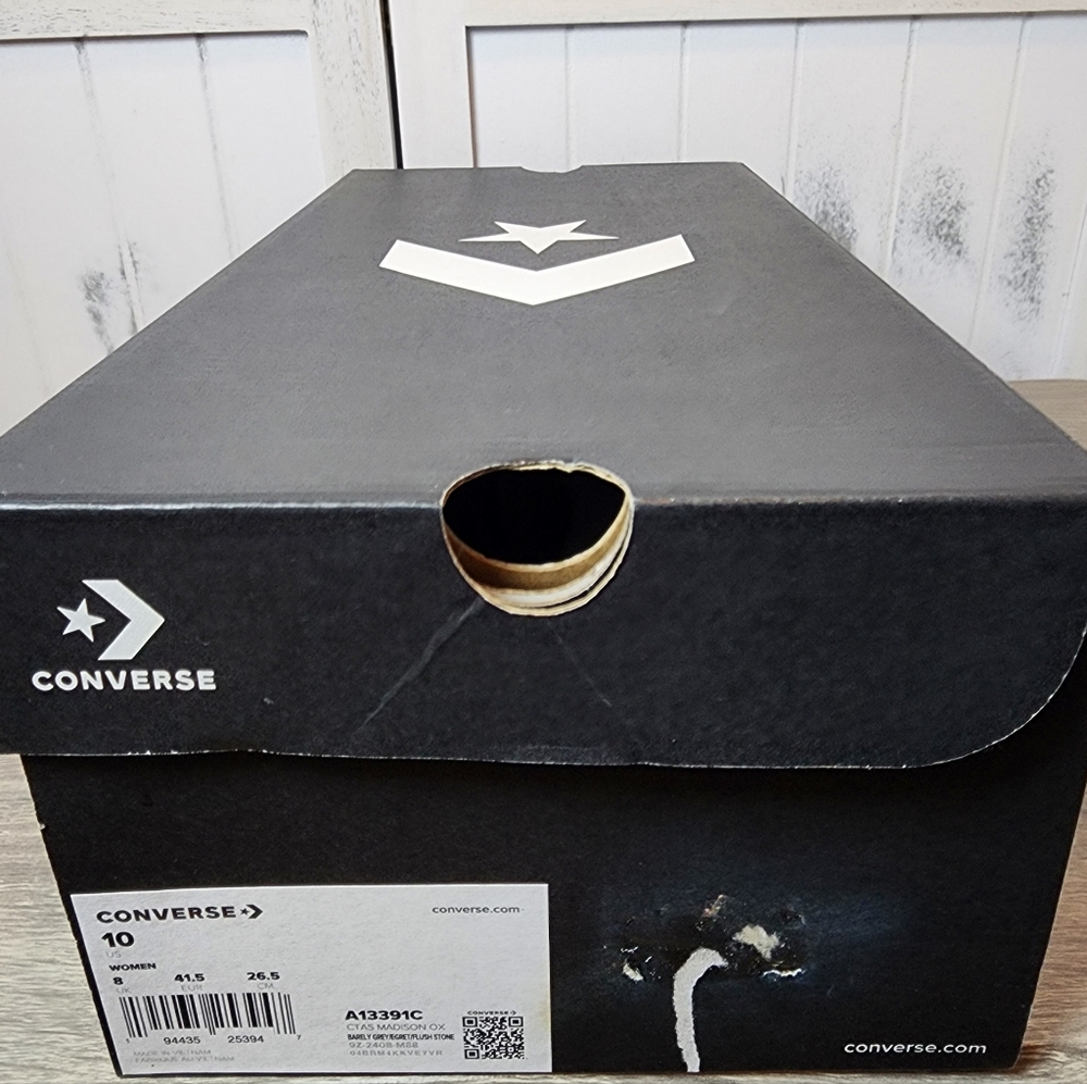 Converse Chuck Taylor All-Star Madison Low-Top Leather Sneakers. - Picture 12 of 12